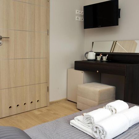 Villa Modlin Airport Nowy Dwór Mazowiecki Szoba fotó