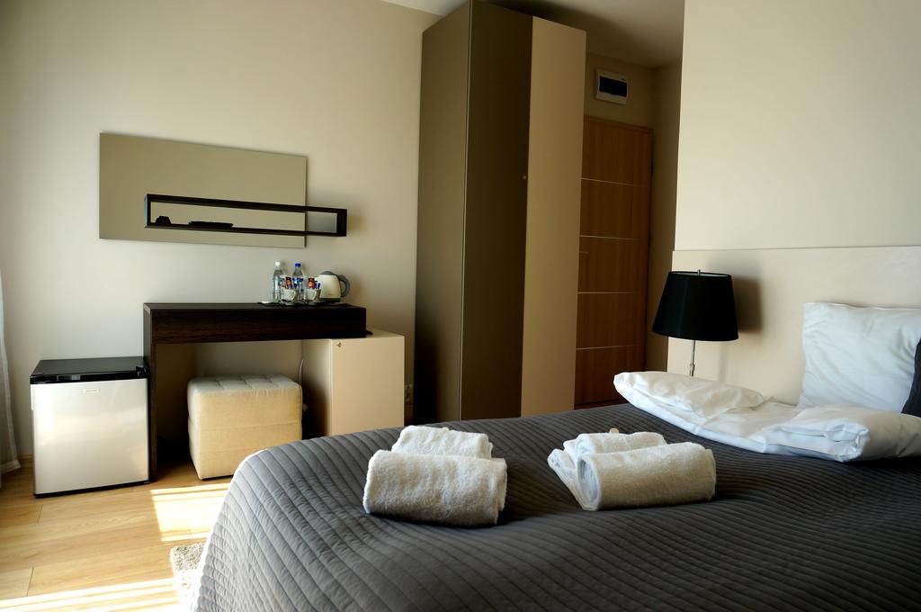 Villa Modlin Airport Nowy Dwór Mazowiecki Szoba fotó