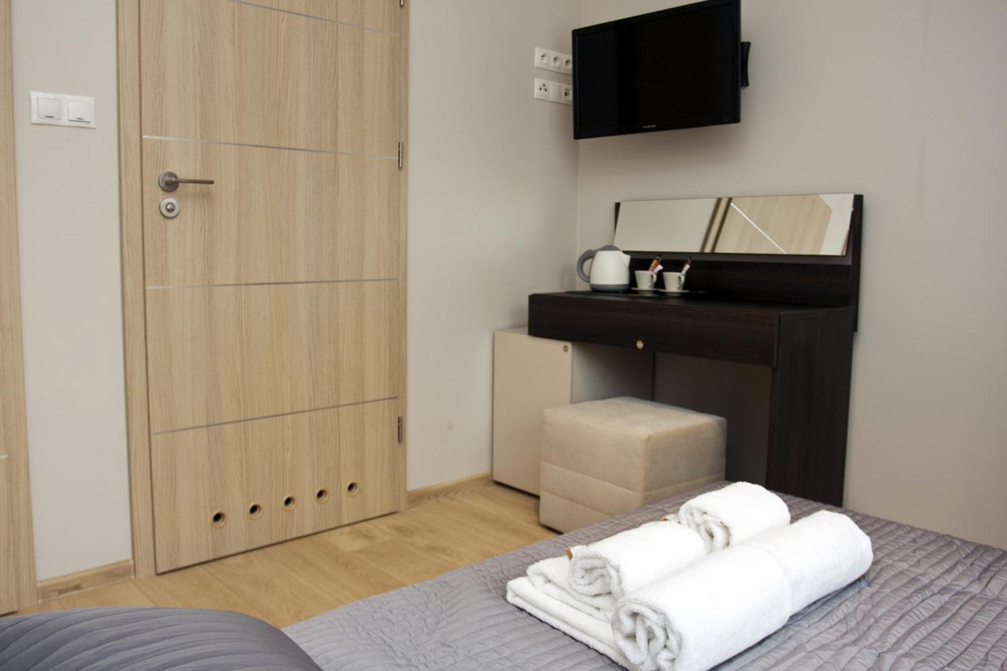 Villa Modlin Airport Nowy Dwór Mazowiecki Szoba fotó