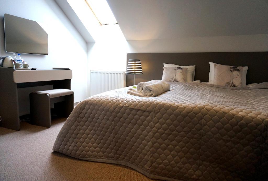 Villa Modlin Airport Nowy Dwór Mazowiecki Szoba fotó