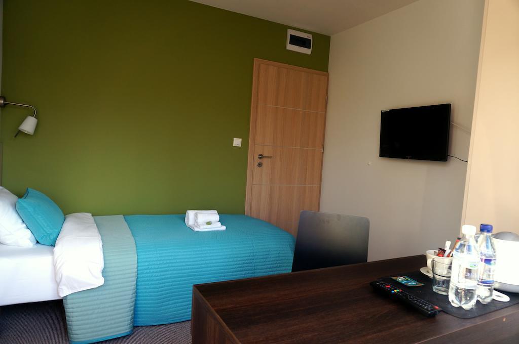 Villa Modlin Airport Nowy Dwór Mazowiecki Szoba fotó