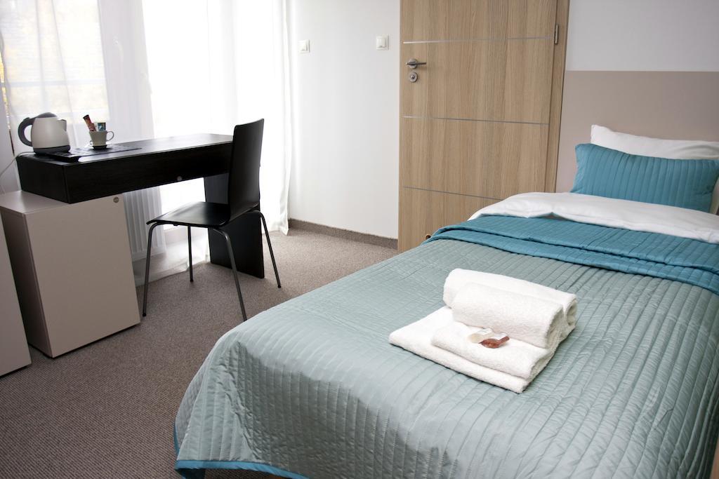 Villa Modlin Airport Nowy Dwór Mazowiecki Szoba fotó